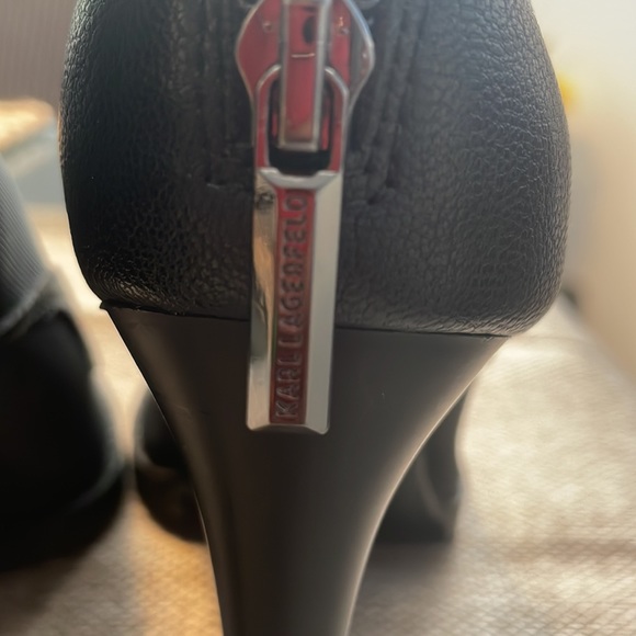 NWT Karl Lagerfeld Black with embellished black gems, Size 5.5M - Picture 8 of 8